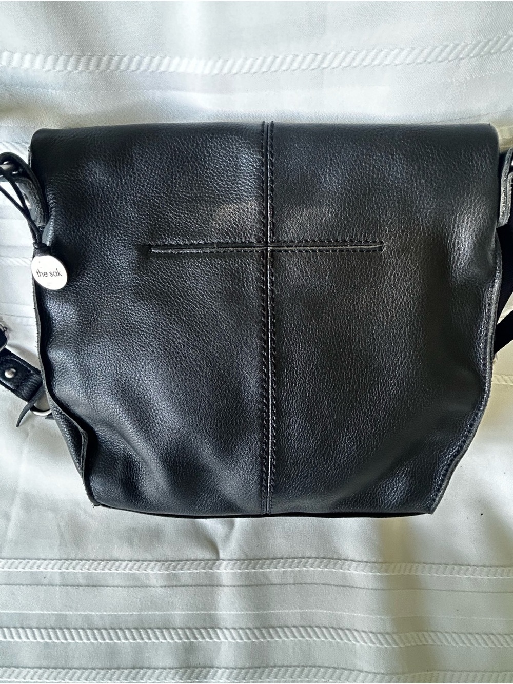 The Sak Silverlake Flap Crossbody Bag Black Pebbled Leather Purse Silver Studs - Picture 9 of 16
